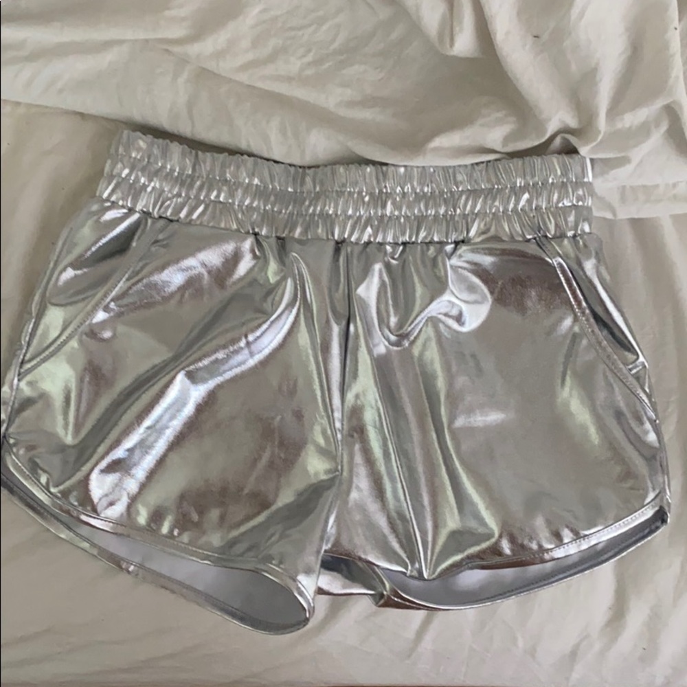 Holographic shorts